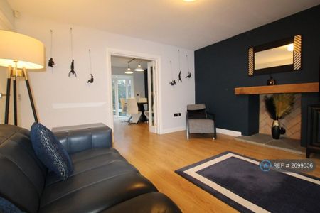 5 bedroom detached house to rent - Photo 4