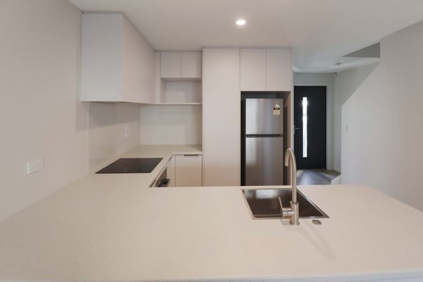 Partial furnished close to public transport - Photo 1