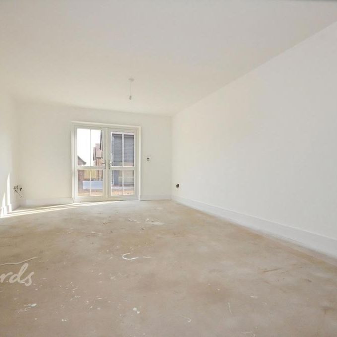4 bedroom semi-detached house to rent - Photo 1