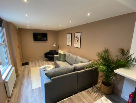 6 Bed Terraced House, Edinburgh Road, L7 - Photo 2