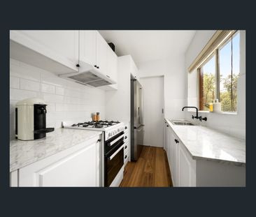 The Essence of Relaxed Coastal Living - Photo 4