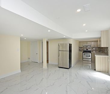 For Lease - 110 Banbridge Crescent Unit# Lower, Brampton, Ontario - Photo 2