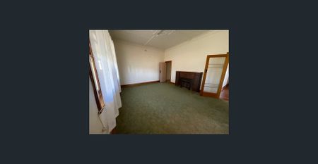 Charming 3-Bedroom Home - Photo 4