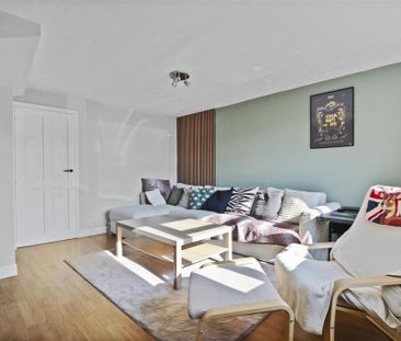 3 bedroom terraced house to rent - Photo 1