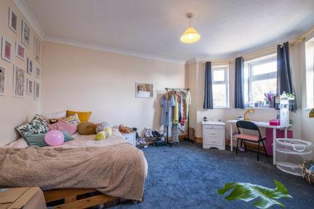 5 bed Winton student flat! - Photo 4