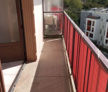 Appartement 4 pièces 70m2 MARSEILLE 13EME 840 euros - Photo 3