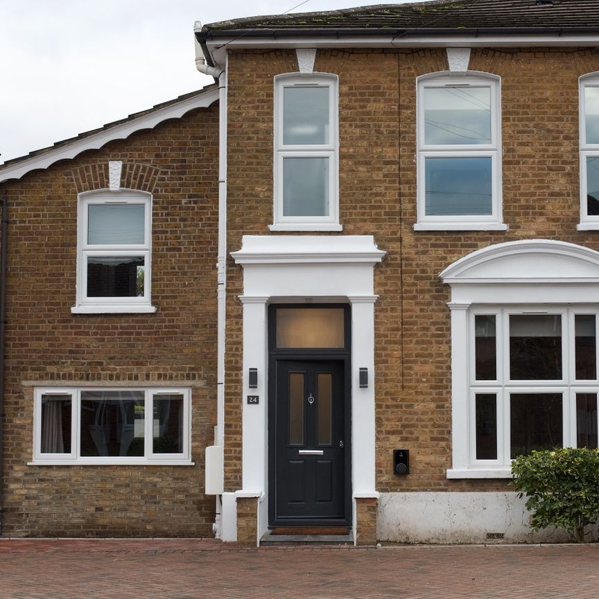 Fabulous Light Spacious & stylish House share - Photo 1