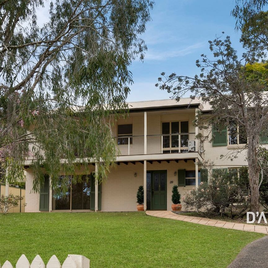 39 DEERDALE ST - Photo 1