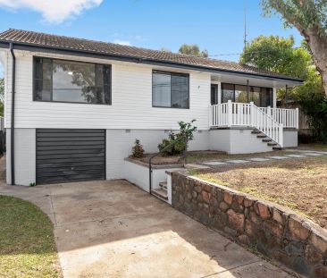 Completely Renovated Cottage - Photo 3
