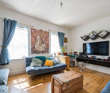 2 Bed Flat, North Birkbeck Road, E11 - Photo 4