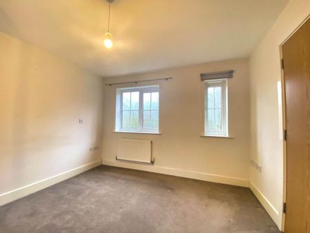 3 bedroom semi-detached house to rent - Photo 2