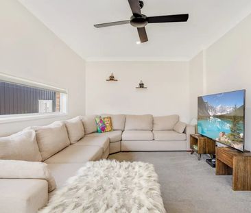 6 Banyan Street, Gillieston Heights NSW 2321 - House For Rent | Domain - Photo 2