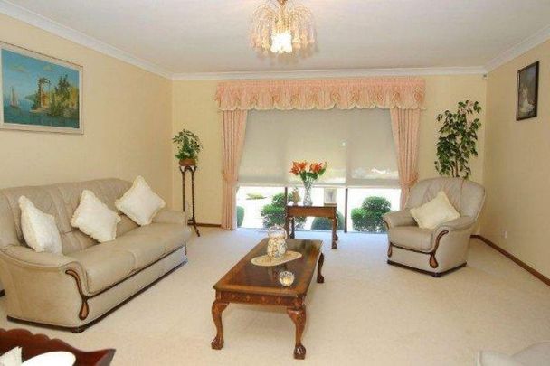 11 Topaz Court, Wantirna South, VIC 3152 - Photo 1