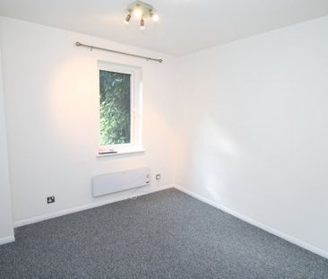 3, Goosens Close, Sutton - Photo 1