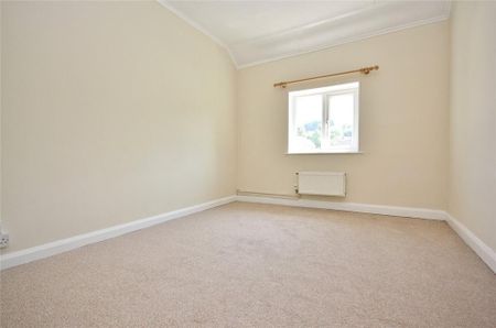 2 bedroom end of terrace house to rent - Photo 4