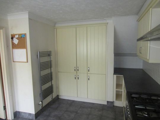 Eastern Avenue, Dogsthorpe, Peterborough - Photo 1