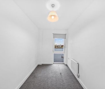 3 bedroom apartment to rent - Photo 6