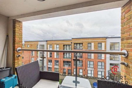 Burgundy Court, Arla Place, Ruislip, HA4 - Photo 5