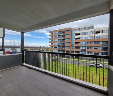 Modern 2 Bed Apartment in Prime Clayton Location - Photo 5