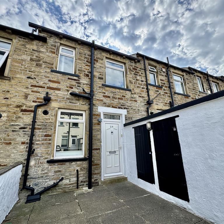 3 bedroom terraced house to rent - Photo 1
