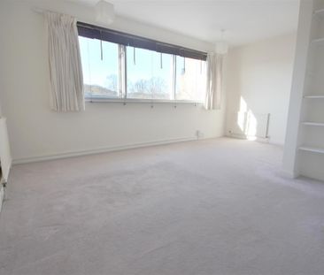3 Bedroom Flat/Apartment To Let - Photo 1