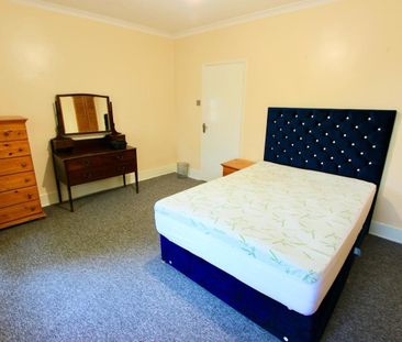 4 Bed Terraced House, Blackstock Road, N4 - Photo 2