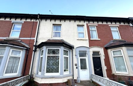 Holmfield Road, Blackpool - Photo 4