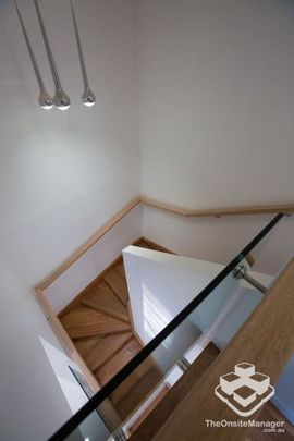 LEASED - $700pw till 18th June 2025 - LUXURY TOWNHOUSE in great condition - Photo 1