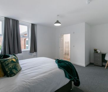 1 bedroom in a house share to rent - Photo 3