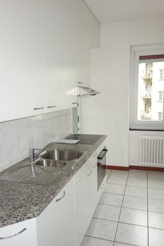 Befristete (03.2027) Wohnung unmittelbar beim Bahnhof Zürich-Oerlikon - Foto 2