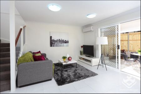 Fully Air Conditioned Townhouse - Photo 4