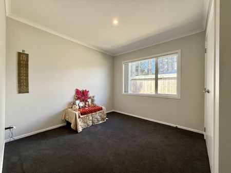 Modern 3-Bedroom House in Wainuiomata - Photo 5