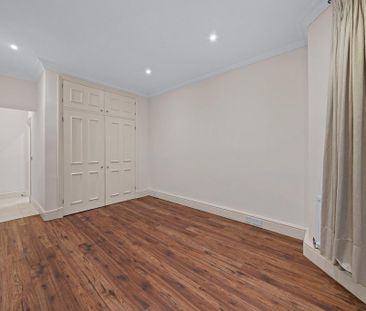 3 bedroom flat to rent - Photo 6