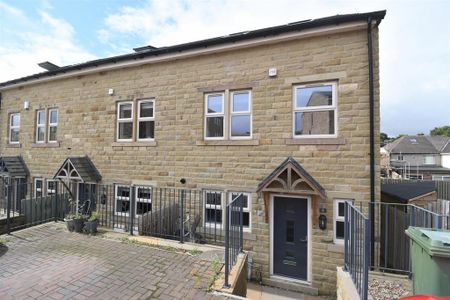 3 bedroom semi-detached house to rent - Photo 3
