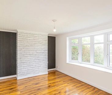 Cotswold Road, Warrington, WA2 - Photo 2