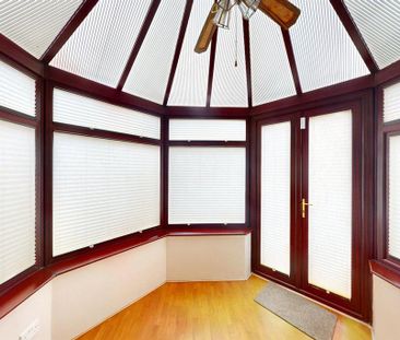 4 bedroom semi-detached house to rent - Photo 6