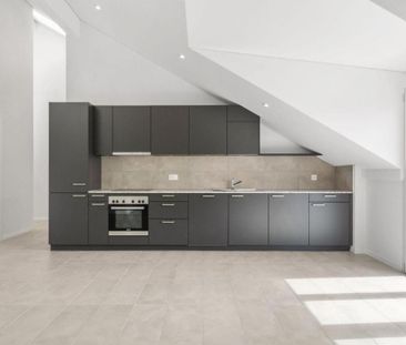 Appartement de 4,5 pièces aux combles dans un immeuble récent ! - Photo 2