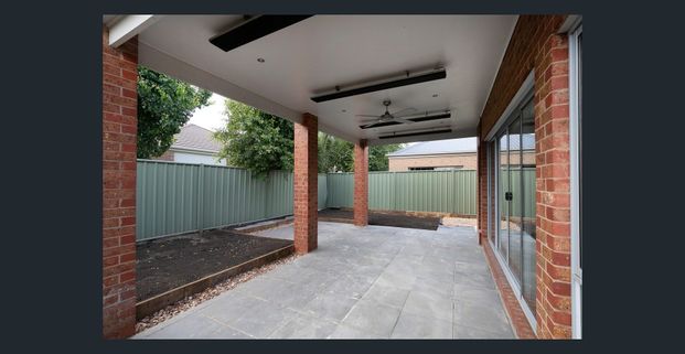 Spacious Family Home! - Photo 1