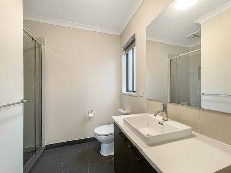 36 Spirit Crescent, Armstrong Creek - Photo 4