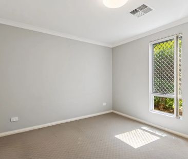 Stylish, Low-Maintenance Living in a Prime Bassendean Location - Photo 6