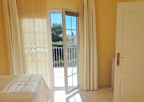 FOR RENT: SPACIOUS AND ELEGANT VILLA IN MORAIRA with 4 bedrooms for LONG TERM