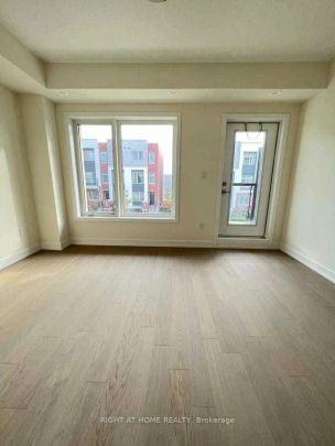 Condo Townhouse For Lease | W9251124 - Photo 1