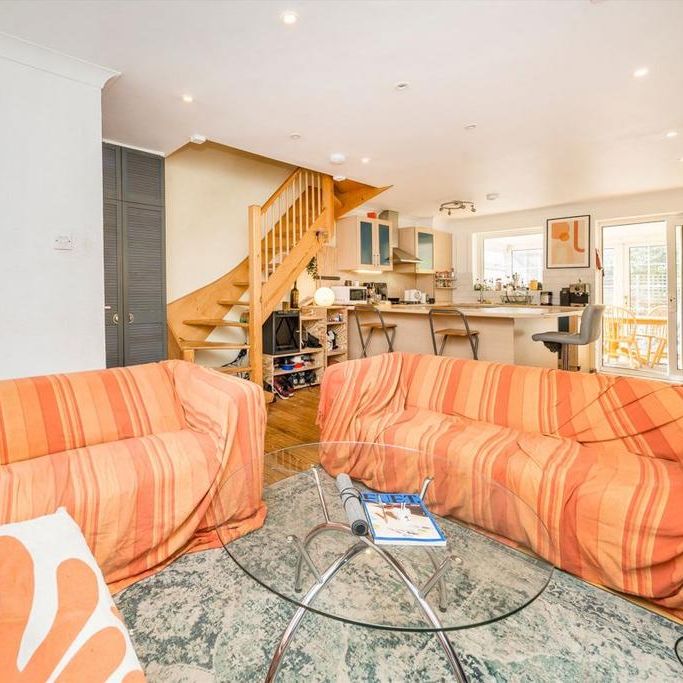 4 bedroom house to rent - Photo 1