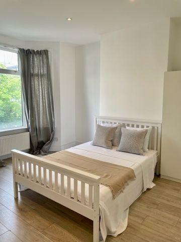 5 Bed Terraced House, York Road, E10 - Photo 5