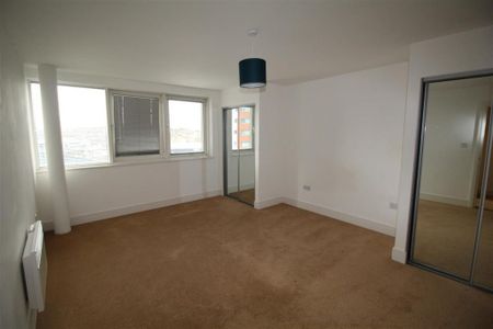 3 bedroom apartment to rent - Photo 5