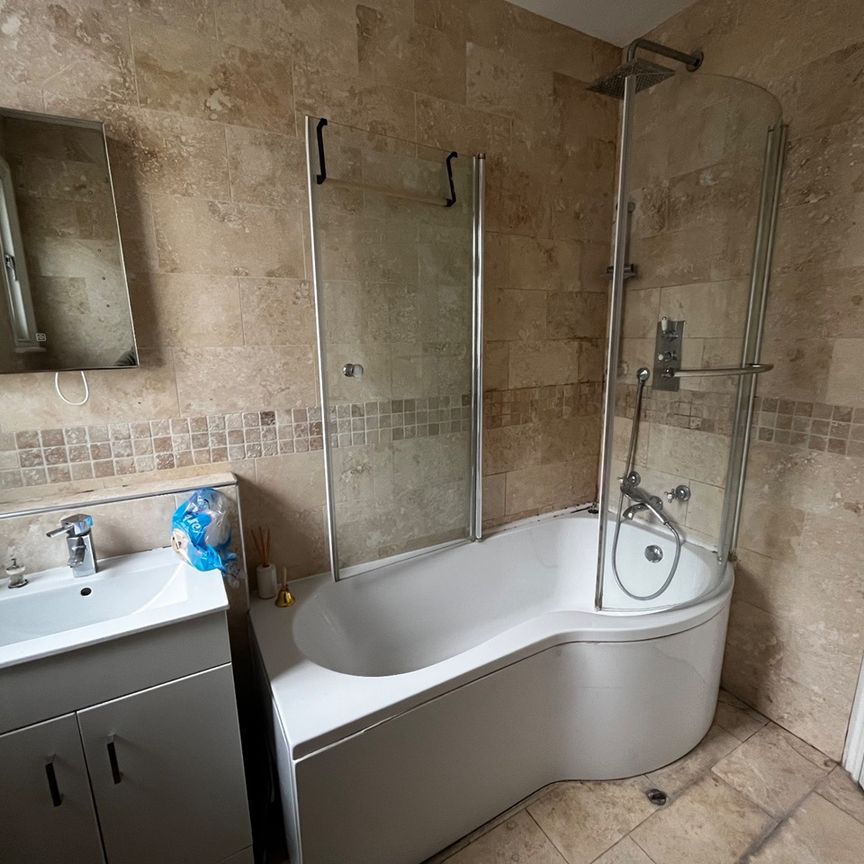 5 Bed Semi-Detached House, Elmfield Road, SW17 - Photo 1