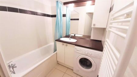 location Appartement T3 DE 66.17m² À MEZE - Photo 4