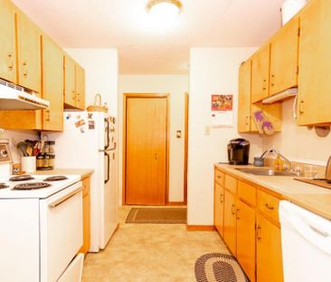 75 Greenfields Drive - Photo 4