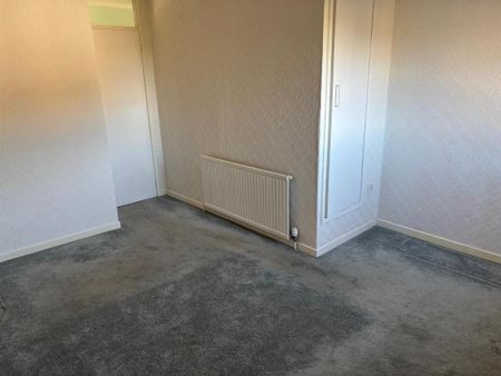 3 bedroom end of terrace house to rent - Photo 4