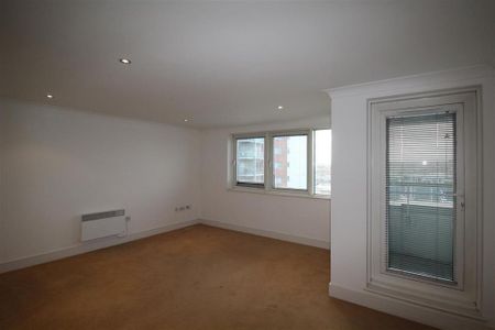 3 bedroom apartment to rent - Photo 2